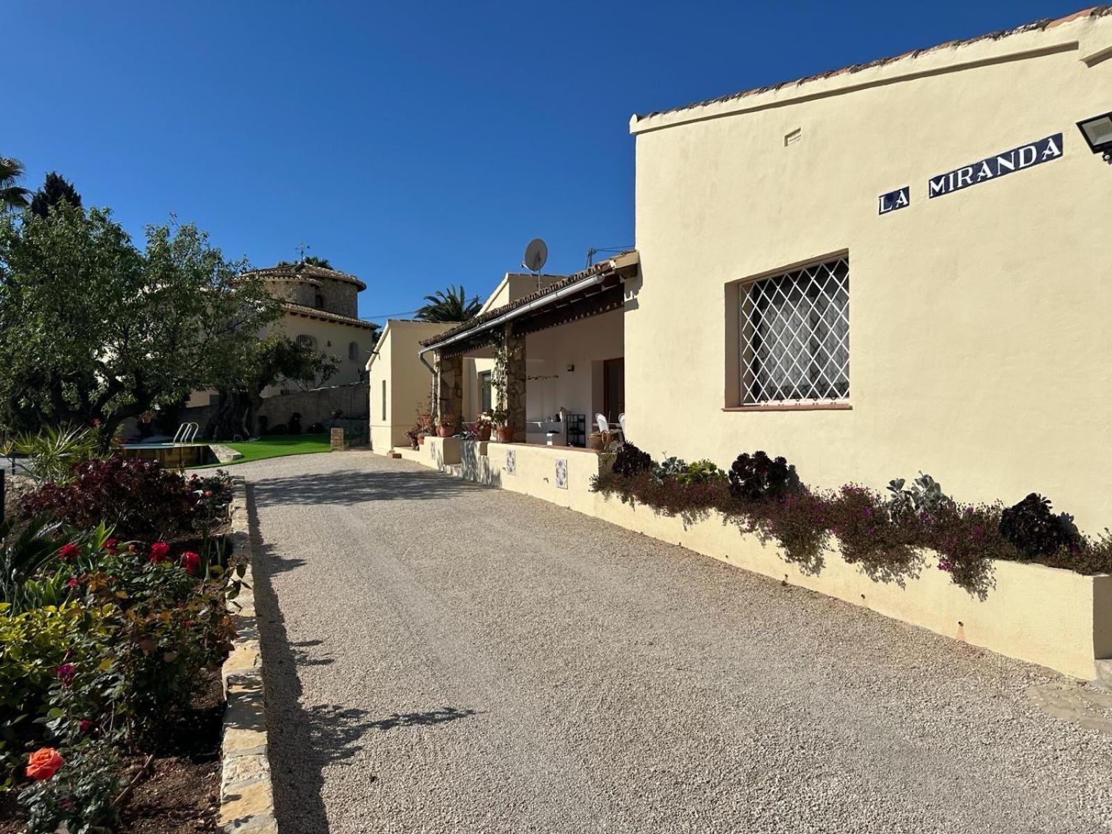 Chalet Cucarres كاليبي المظهر الخارجي الصورة